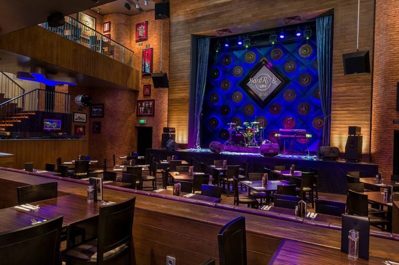 Dining Experience at Hard Rock Cafe Kuta Bali - A meal in the middle of Kuta