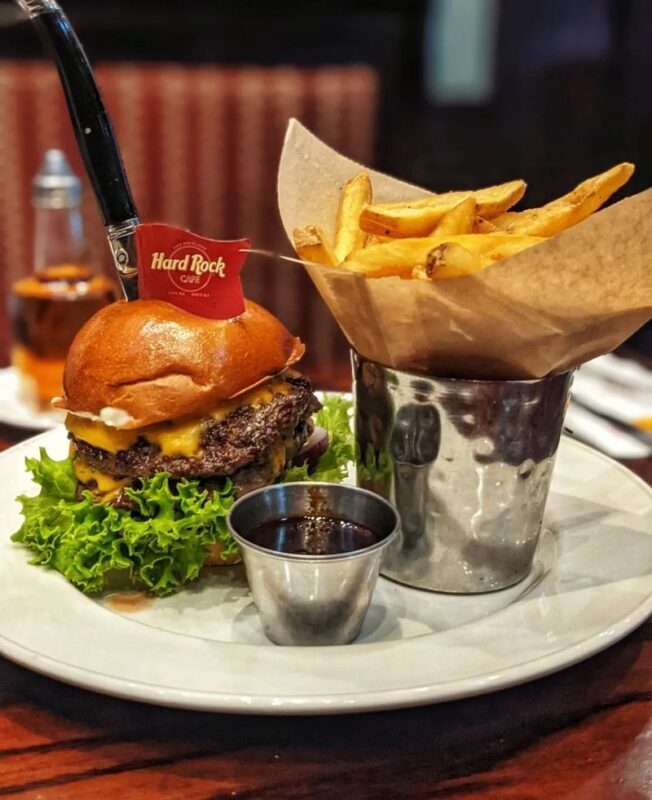 Dining Experience at Hard Rock Cafe Kuta Bali - What the Platinum option tells you