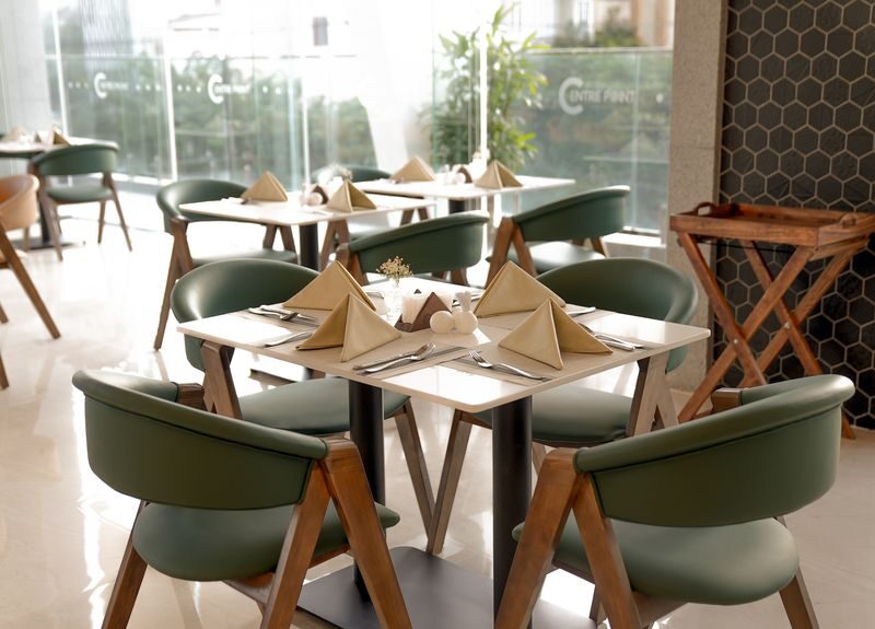 Dining Experience by Lynn Restaurant at Centre Point Da Nang - A meal stop inside Centre Point Da Nang