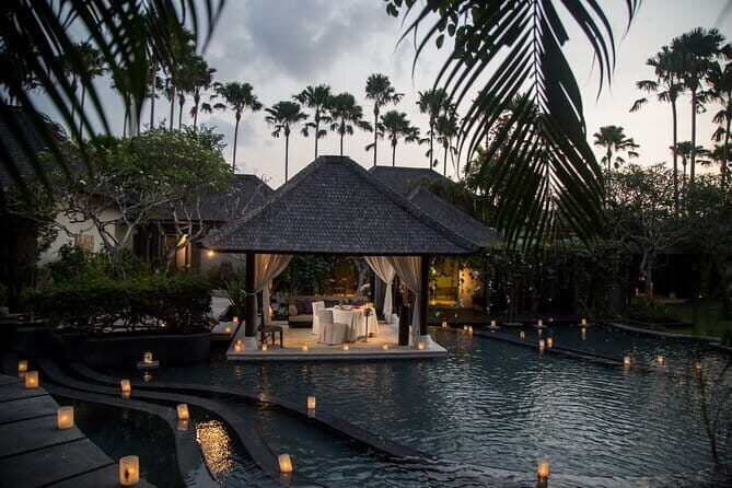 Dining Experience in Seminyak - What is the Dining Experience in Seminyak?
