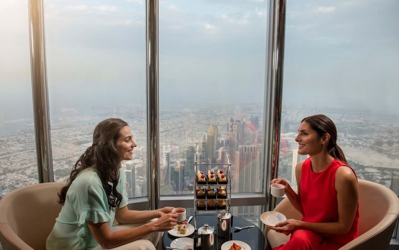 Dining experiences at Burj Khalifa - At a glance