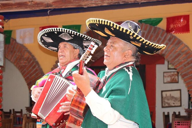 Dinner at a Panoramic Restaurant and Show at Plaza De Los Mariachis - Pickup and Logistics