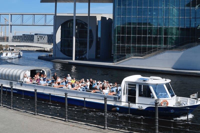 Dinner Cruise Experience in Berlin - What the evening includes