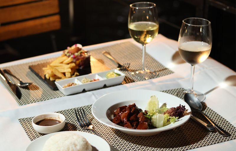 Dinner Cruise on the Mekong & Tonle Sap - A Phnom Penh dinner with a river view