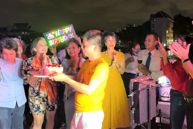 Dinner Cruise Thai Dance Guide and Hotel Pickup in Bangkok - Landmarks and Scenic Views During the Cruise