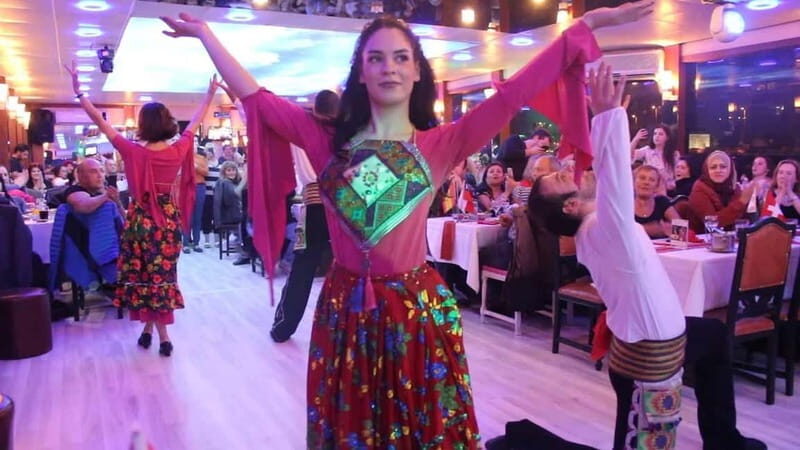 Dinner Cruise with Belly dancer show - An In-Depth Look at the Dinner Cruise Experience