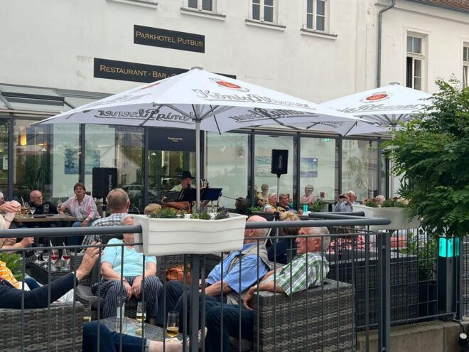 Dinner for 2: Restaurant at the Castle Park (Rose City Putbus) - Culinary Highlights