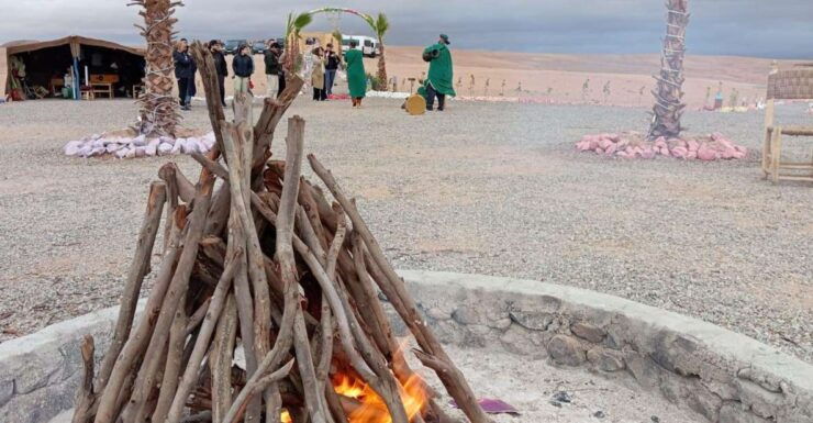 Dinner in Agafay Desert With Sunset and Camel,Show - Camel Ride Through Sandy Landscapes