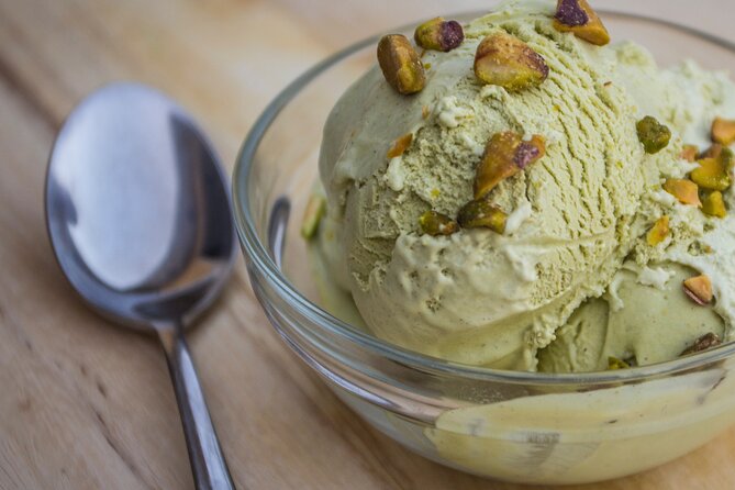 Dinner in Rome: Carbonara,Amatriciana,Cacio&Pepe E Wine Tasting - Food and Drink Inclusions