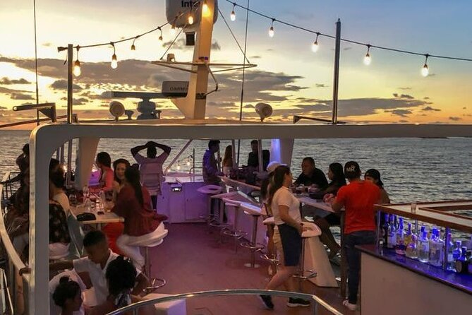 Dinner in the Bay of Cartagena on a Luxury Yacht Sibarita Master - Dining Experience