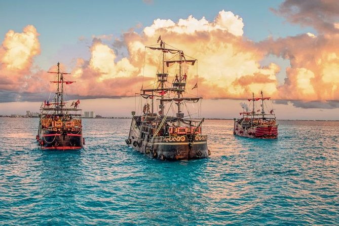 Dinner & Live Pirate Fight (2x1 Price) From Cancun - Delicious Meal on The Galleon