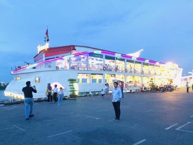 Dinner On Cruise Along Saigon River - Transportation and Inclusions