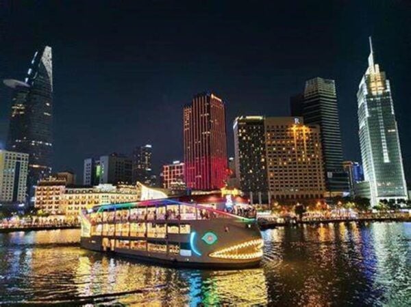 Dinner On Cruise Along Saigon River - Entertainment Features