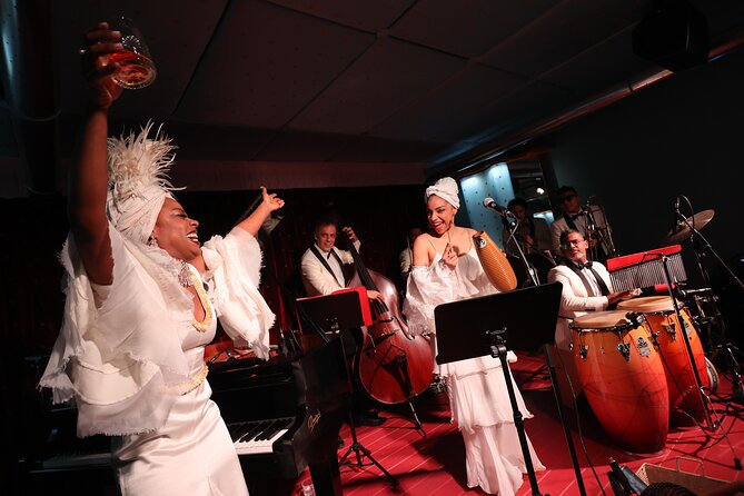 Dinner Show With Arachel Dolphie & the Daisys Cuban Band - Whats Included