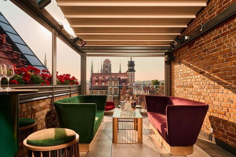 Dinner with a View  7th Floor, Gdask Old Town - The Location & Setting  