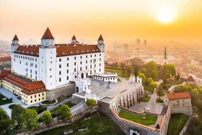 Direct One Way Transfer From Český Krumlov to Bratislava - Price and Booking