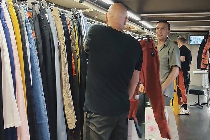 Discounted Luxury Fashion Shopping Hunt - Exploring the Milan Shopping Hunt: A Detailed Walkthrough