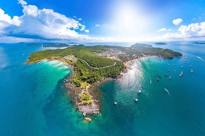 Discover 3 islands of Phu Quoc by boat - Who Will Love This Experience?