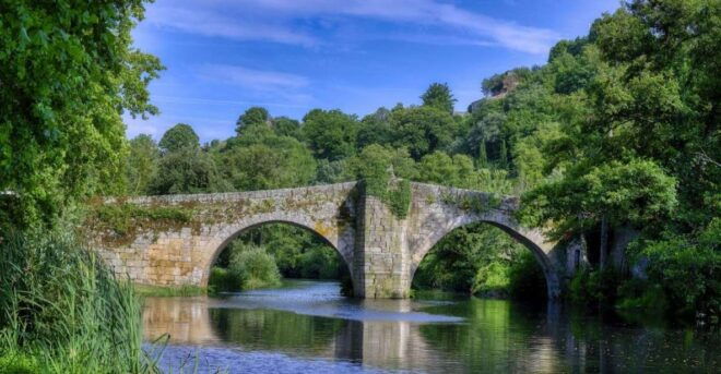 Discover Allariz: a Walk Through Its Historical Complex” - Old Town Exploration: Step Back in Time