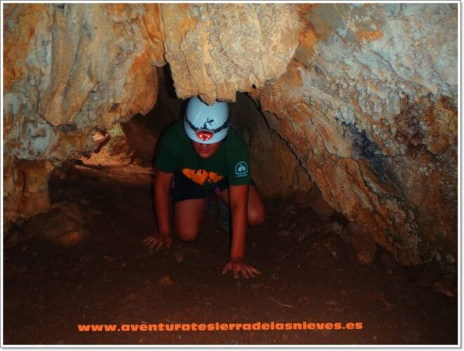 Discover and Get Started in Caving in Málaga - Included Features