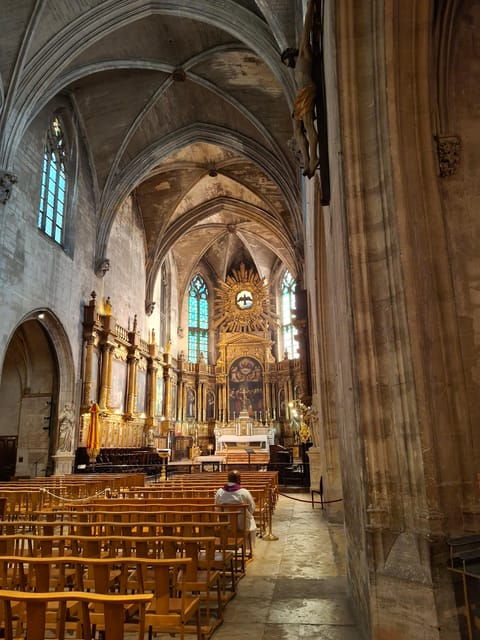 Discover Avignon Combined With Unique Food & Wine Tasting - Guided Tours in Multiple Languages
