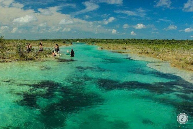 Discover Bacalar 7 Colors lagoon & Ponton Boat Ride from Tulum - Food and Drinks: Included but Limited