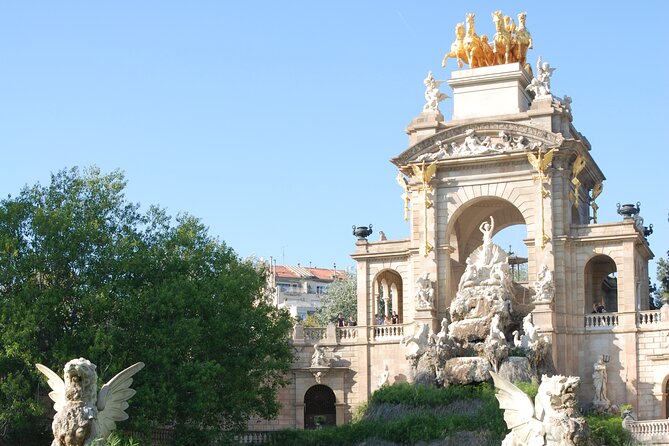 Discover Barcelona With a Private Walking Tour With a Local Guide - The Sum Up