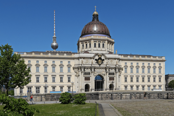 Discover Berlin: Self-guided StoryHunt in Inner Berlin - Flexible Self-guided Exploration