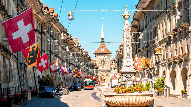 Discover Bern: City Highlights & Old Town Walking Tour - Kramgasse and the Old Town arcades