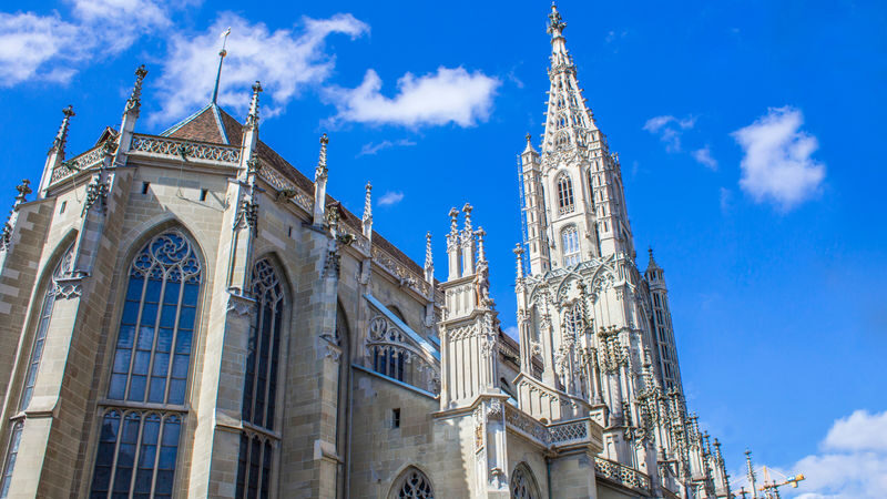 Discover Bern: City Highlights & Old Town Walking Tour - The Cathedral of Bern and the walk’s closing stretch
