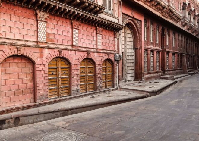 Discover Bikaner in Nightlights -2 Hours Guided Walking Tour - Highlights: Chudi Bazzar, Jain Temple, Rampuria Haveli