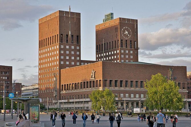 Discover Christmas Spirit in Oslo Walking Tour - Date and Duration