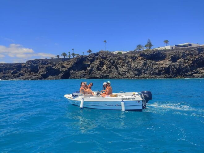 Discover Freedom: Rent a Boat, No License Required! - Explore Picturesque Coves