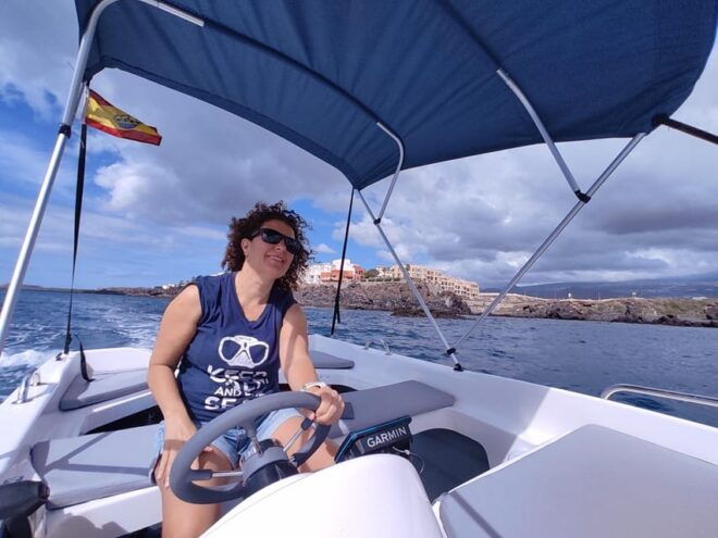 Discover Freedom: Rent a Boat, No License Required! - Safety and Restrictions