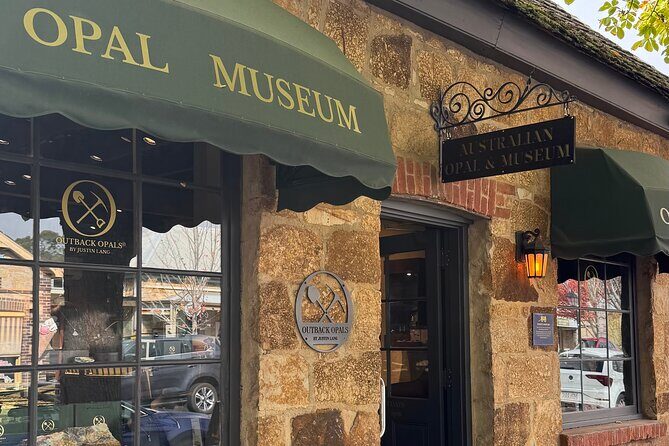 "Discover Hahndorf: Wine, Cheese, Beer, Shops & Lunch Day Trip" - FAQs