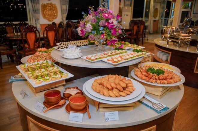 Discover HCM Nightlife: Dinner on Cruise With Hotel Pickup - Entertainment on Board