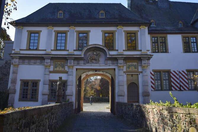Discover Höchst Old Town of Frankfurt With a Local - Overview of the Tour