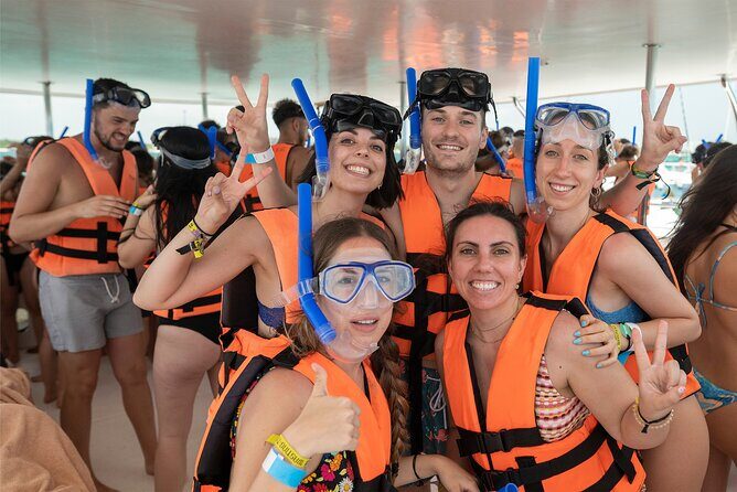 Discover Isla Mujeres on an All inclusive Catamaran tour - Good To Know