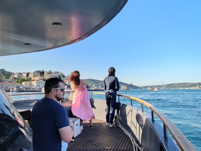 Discover Istanbul: Balat, Bosphorus Cruise, Churches & Sultanahmet - What the price includes, and what it does not
