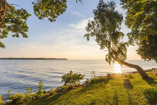Discover Lake Michigan: Scenic Driving Tour - Visiting Historic Landmarks