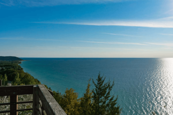 Discover Lake Michigan: Scenic Driving Tour - Using the Action Tour Guide