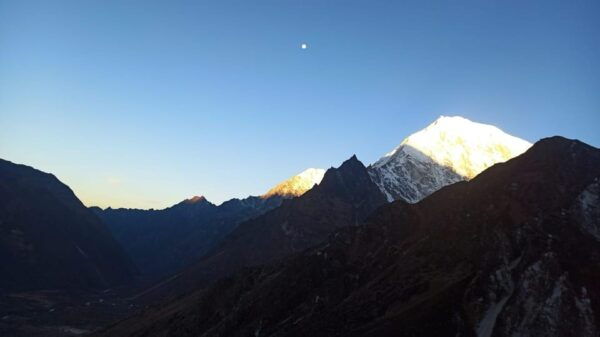 Discover Langtang: a 7-Day Trek From Kathmandu - Best Time to Visit