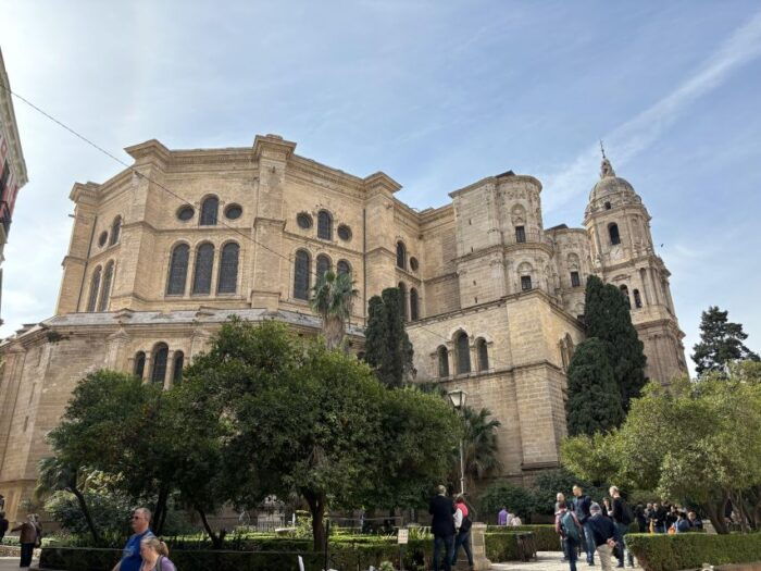 Discover Málaga in 2 Hours: Relaxing Tour by Electric Car - Customer Feedback and Booking Information