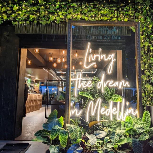 Discover Medellín's Best Vegan Restaurants Much More - Culinary Tour of Medellíns Vegan Scene