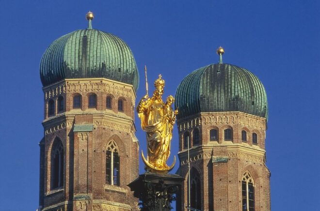 Discover Munich 2-Hour Small Group Walking Tour - Meeting Point and Important Information