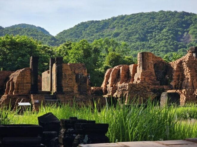 Discover My Son Sanctuary in Early Morning With Breakfast - Experience Highlights