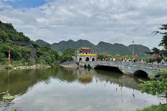 Discover Ninh Binh in Luxury: Hoa Lu Capital & Tam Coc from Hanoi - The Sum Up