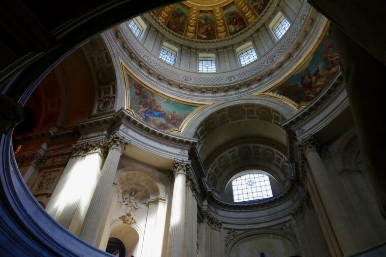 Discover Parisian Legacy: The Panthéon Outside Guided Tour - Exploring the Panthéons Interiors