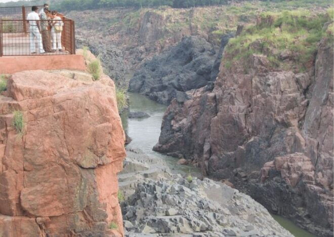 Discover Raneh Fall From Khajuraho Guided Half Day Car Tour - Additional Information