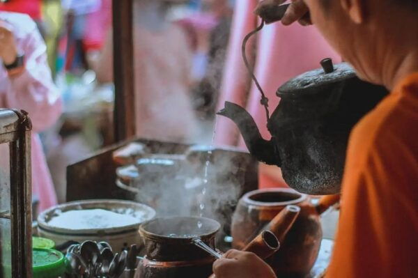 Discover Saigon With Local Guide - City Tour Half Day - Tips for Tour Participants